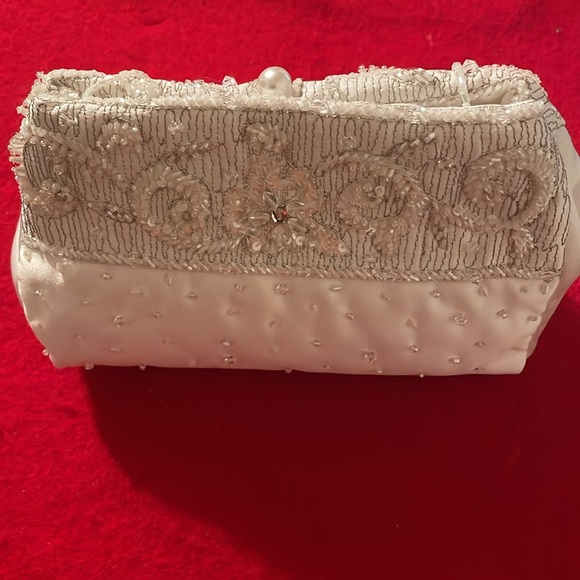 Vintage Unbranded Bridal Clear Rhinestone and Ivory Satin Purse- Wedding Day Bag - Picture 3 of 4